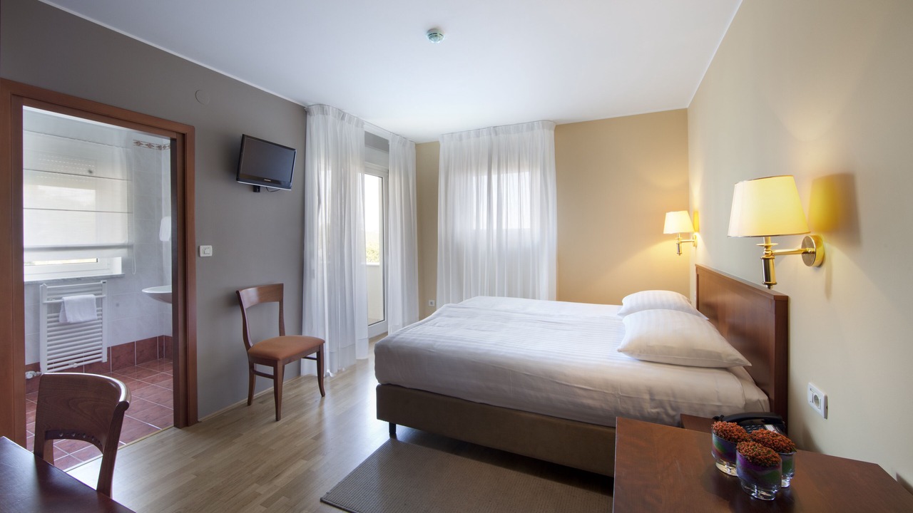 Photo of Bedroom in Pobri