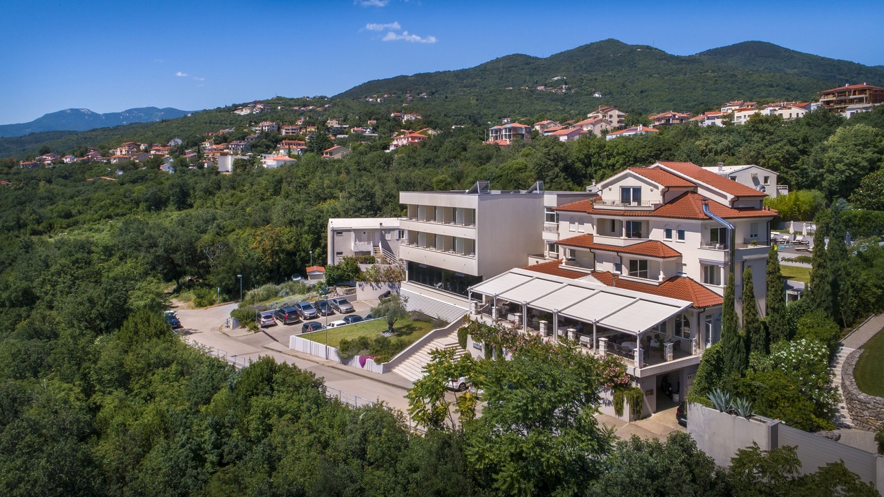 Photo of Outdoor in Pobri