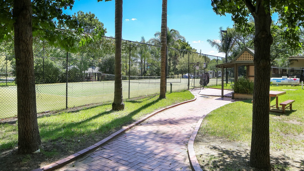 Photo of Others in Ebden