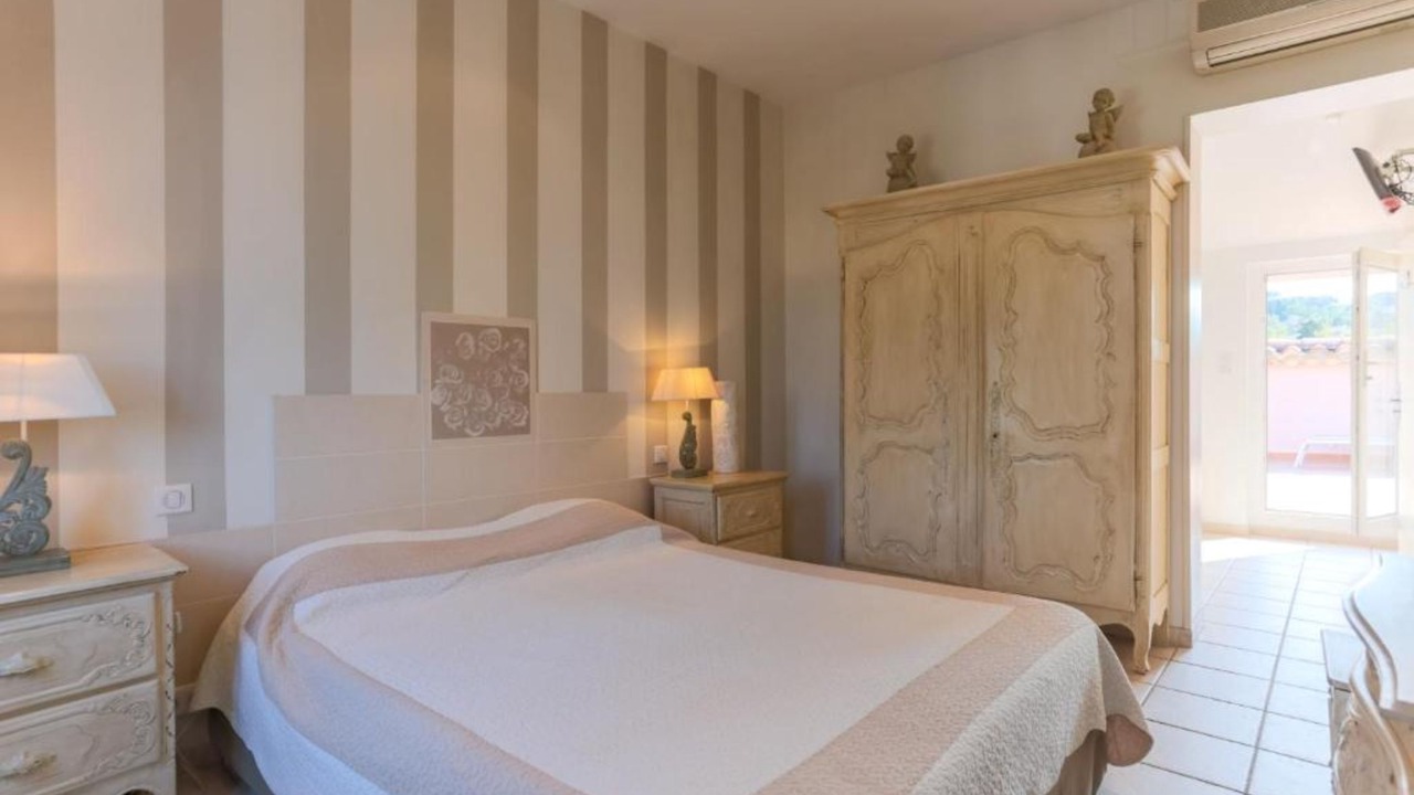 Photo of Bedroom in Guerrevieille