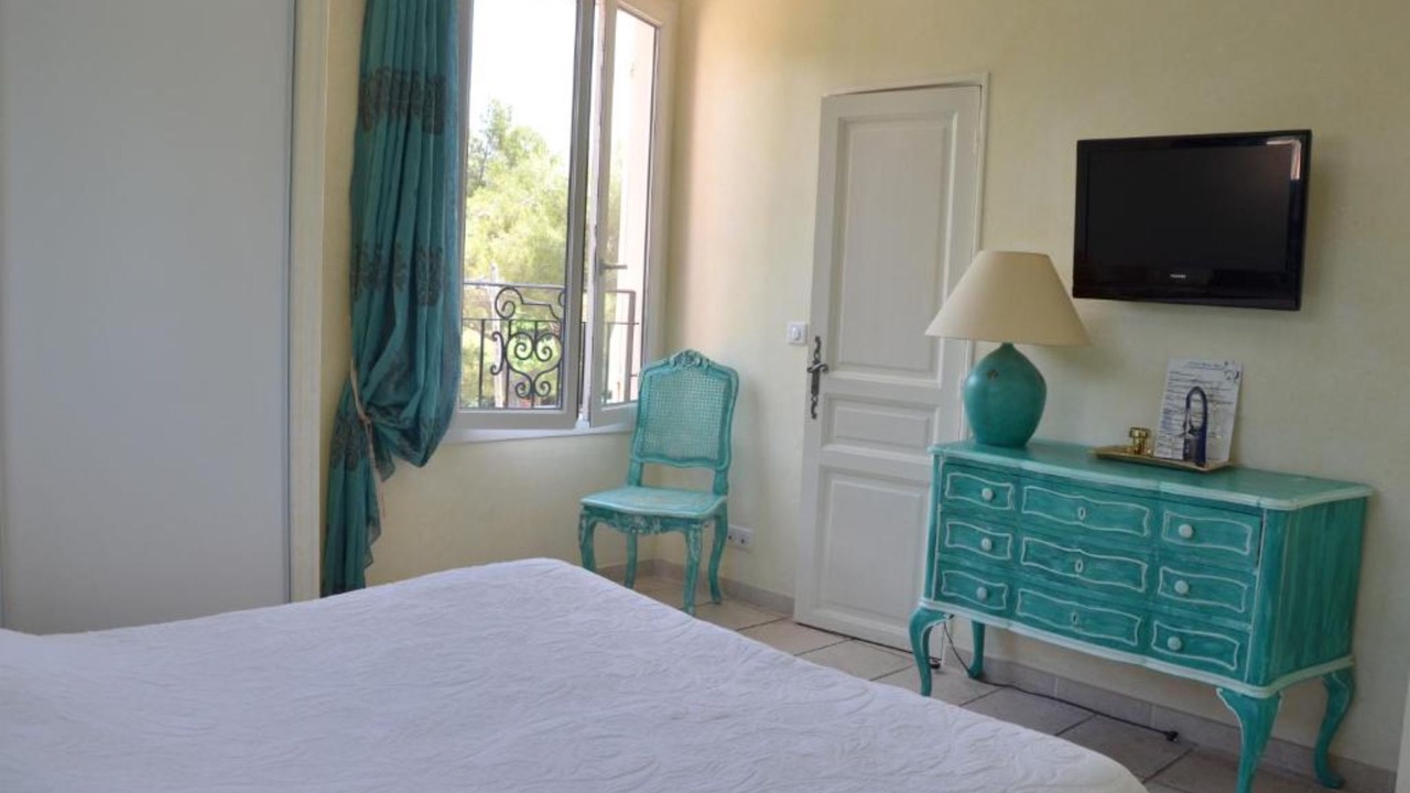 Photo of Bedroom in Guerrevieille