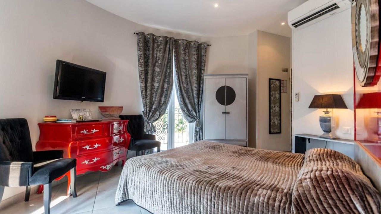 Photo of Bedroom in Guerrevieille