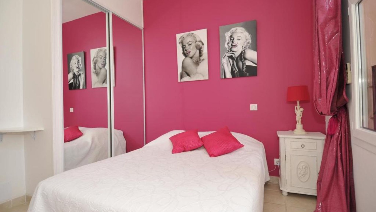 Photo of Bedroom in Guerrevieille