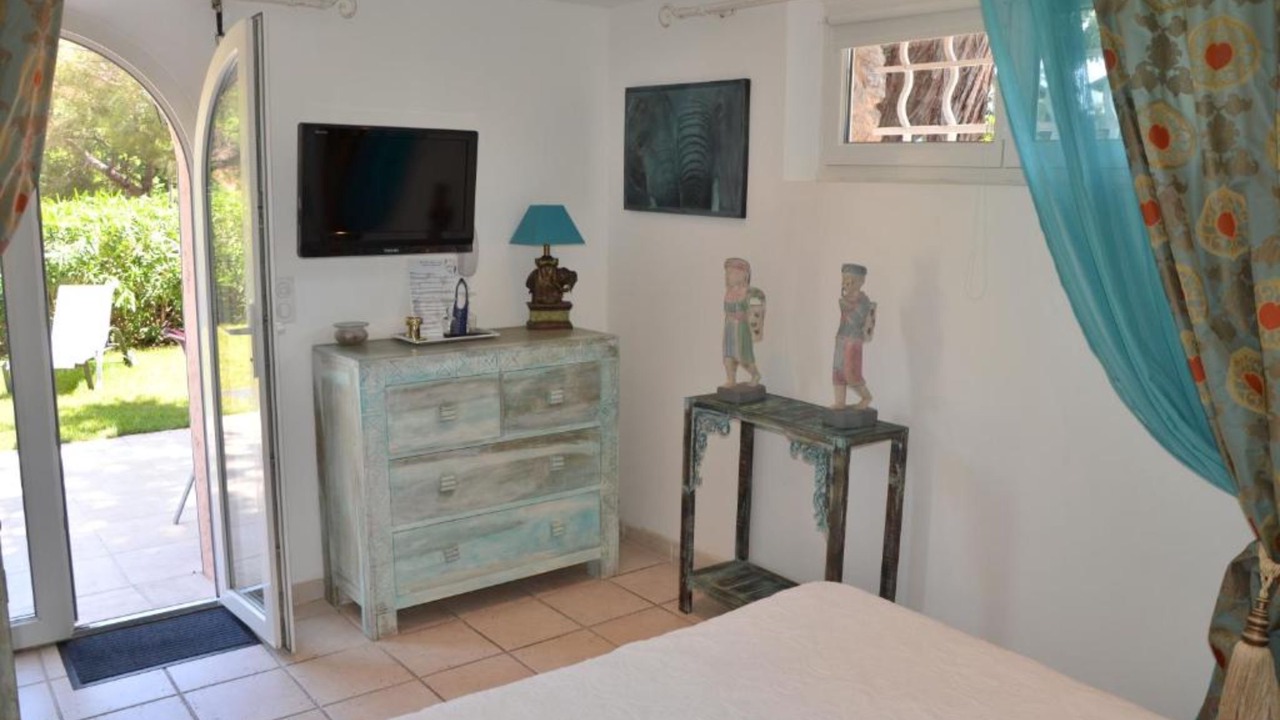 Photo of Bedroom in Guerrevieille