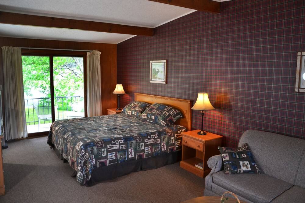 Photo of Bedroom in Harbor Springs
