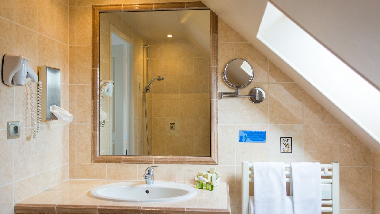 Photo of Bathroom in Semblancay