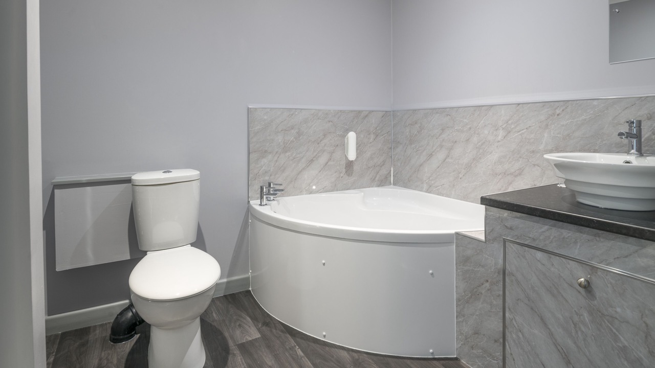 Photo of Bathroom in Kennards House