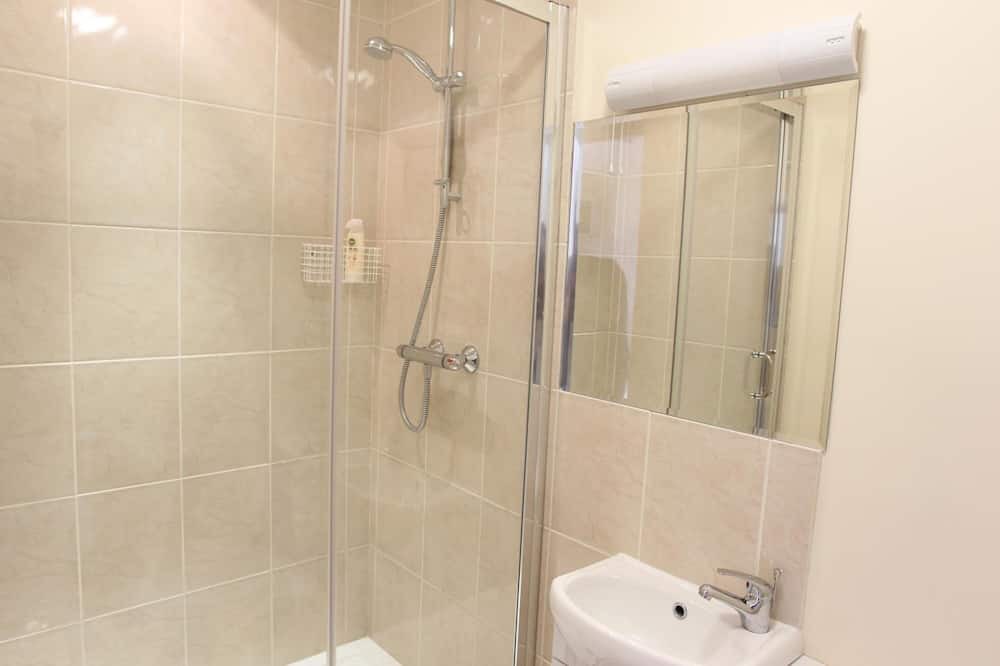 Photo of Bathroom in Yardley Gobion