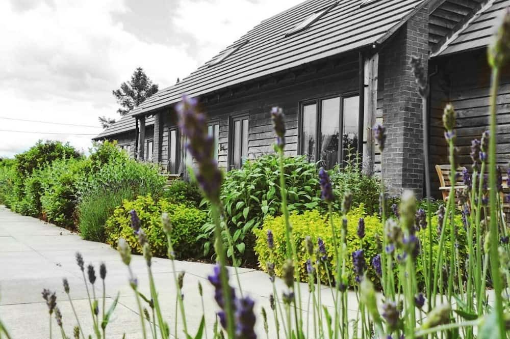 Photo of Outdoor in Yardley Gobion