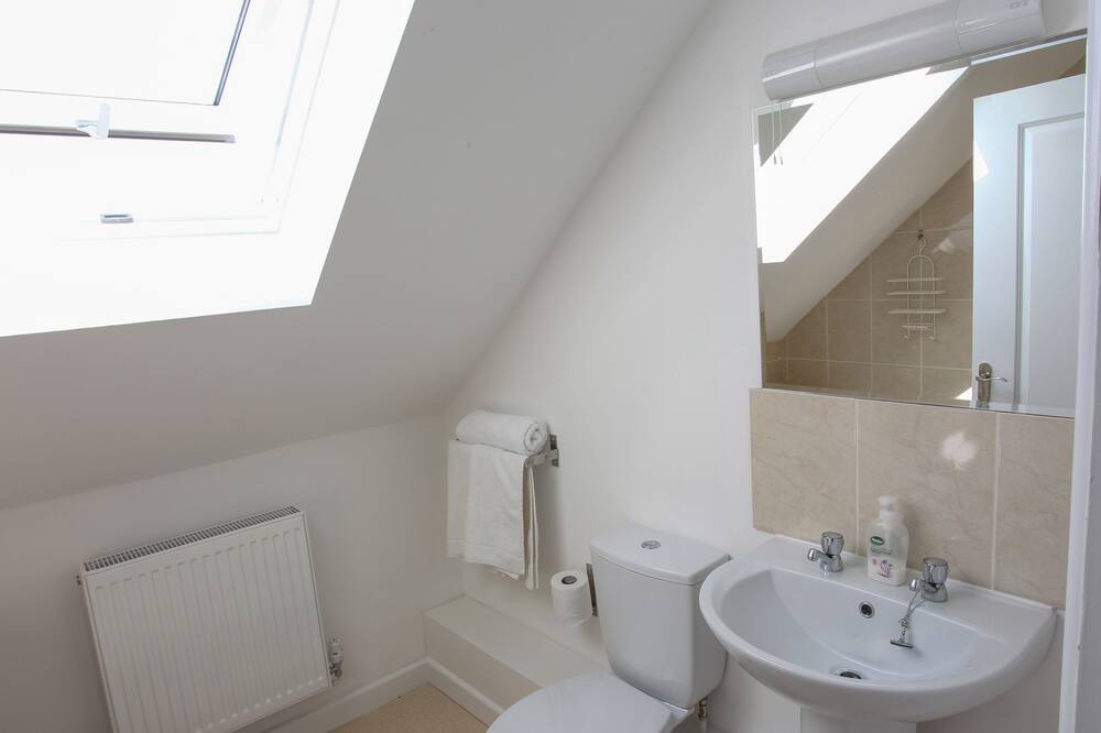 Photo of Bathroom in Yardley Gobion