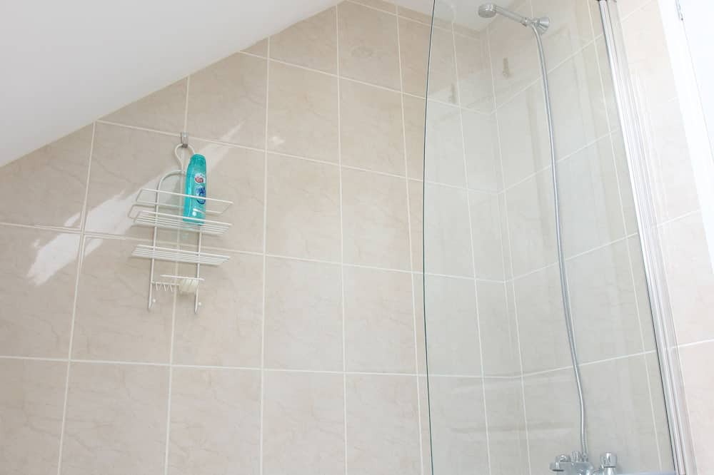 Photo of Bathroom in Yardley Gobion