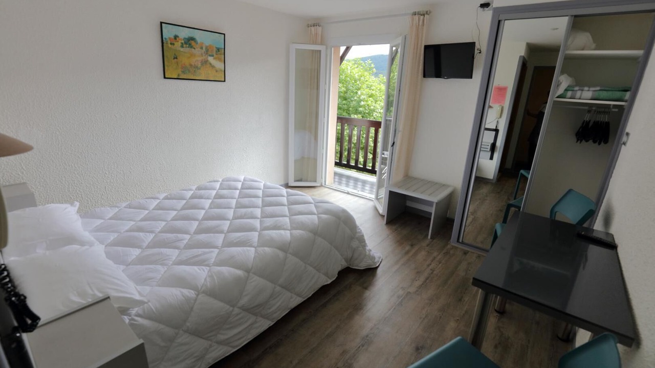 Photo of Bedroom in Meyrueis