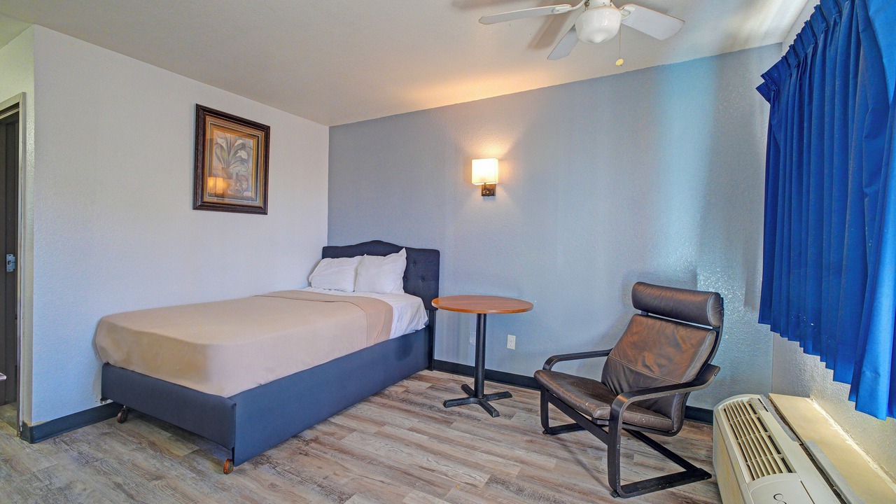 Photo of Bedroom in Lordsburg