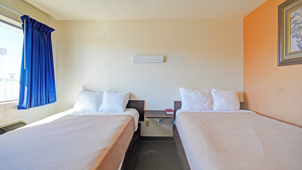 Photo of Bedroom in Lordsburg