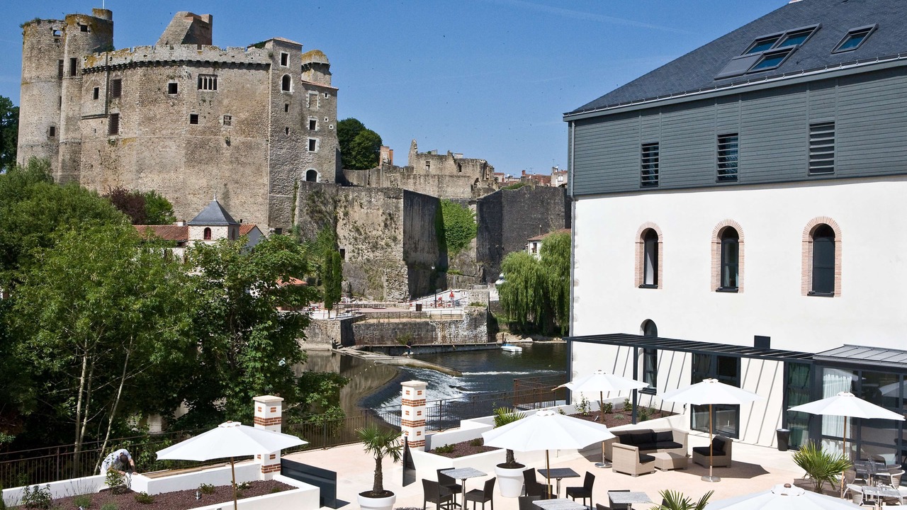 Photo of Buildings in Clisson
