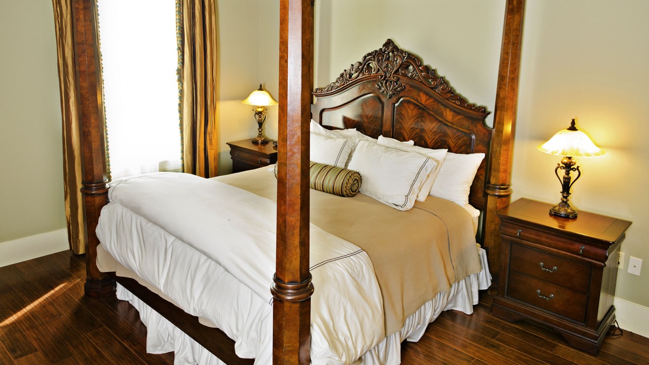 Photo of Bedroom in Point Clair