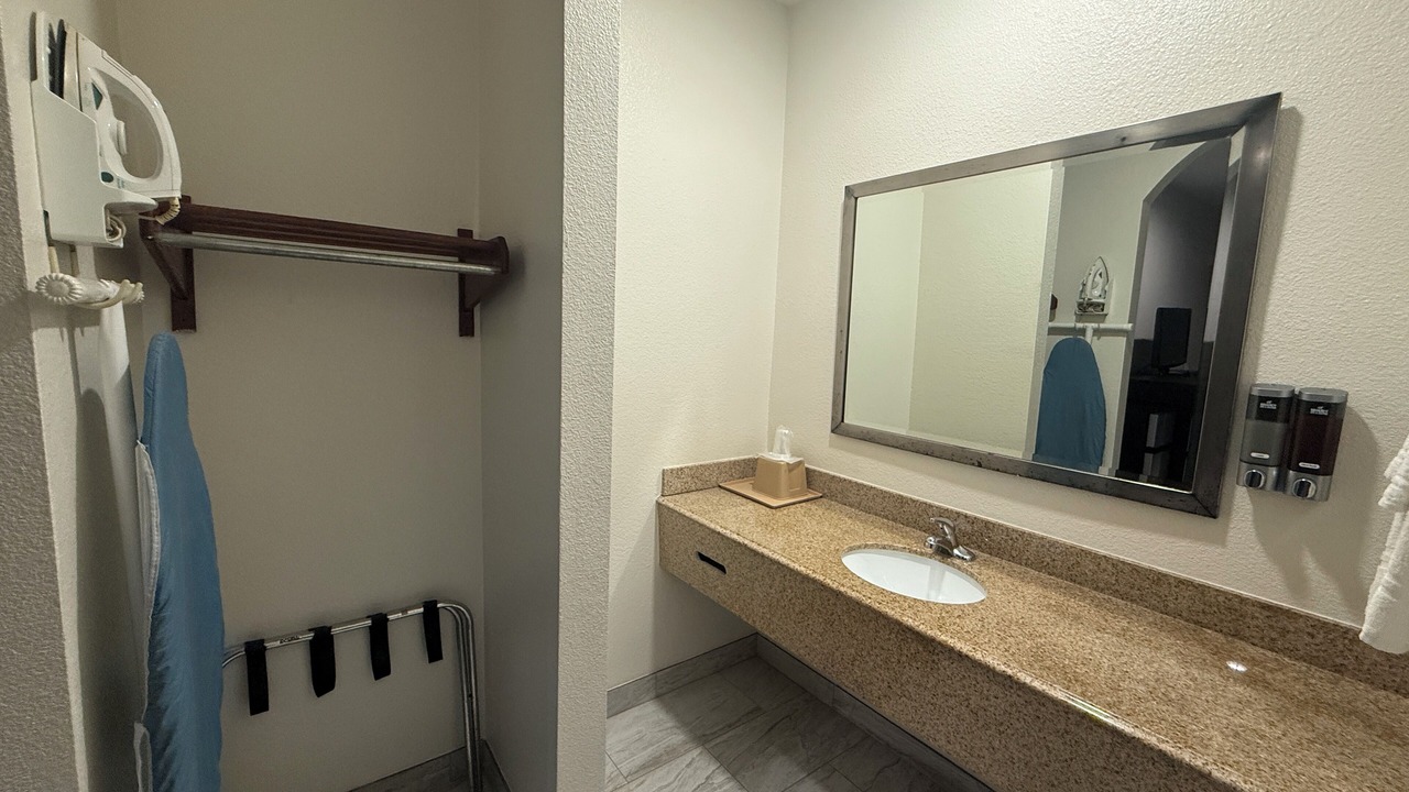 Photo of Bedroom in Baytown