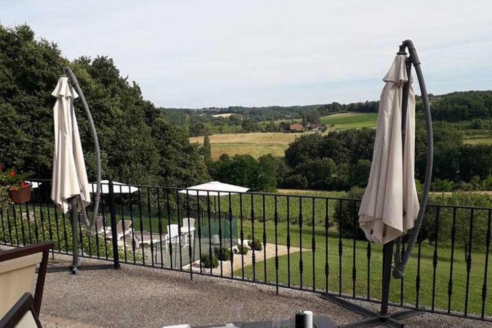 Photo of Patio Balcony in Castillon - Pujols Intercommunalite