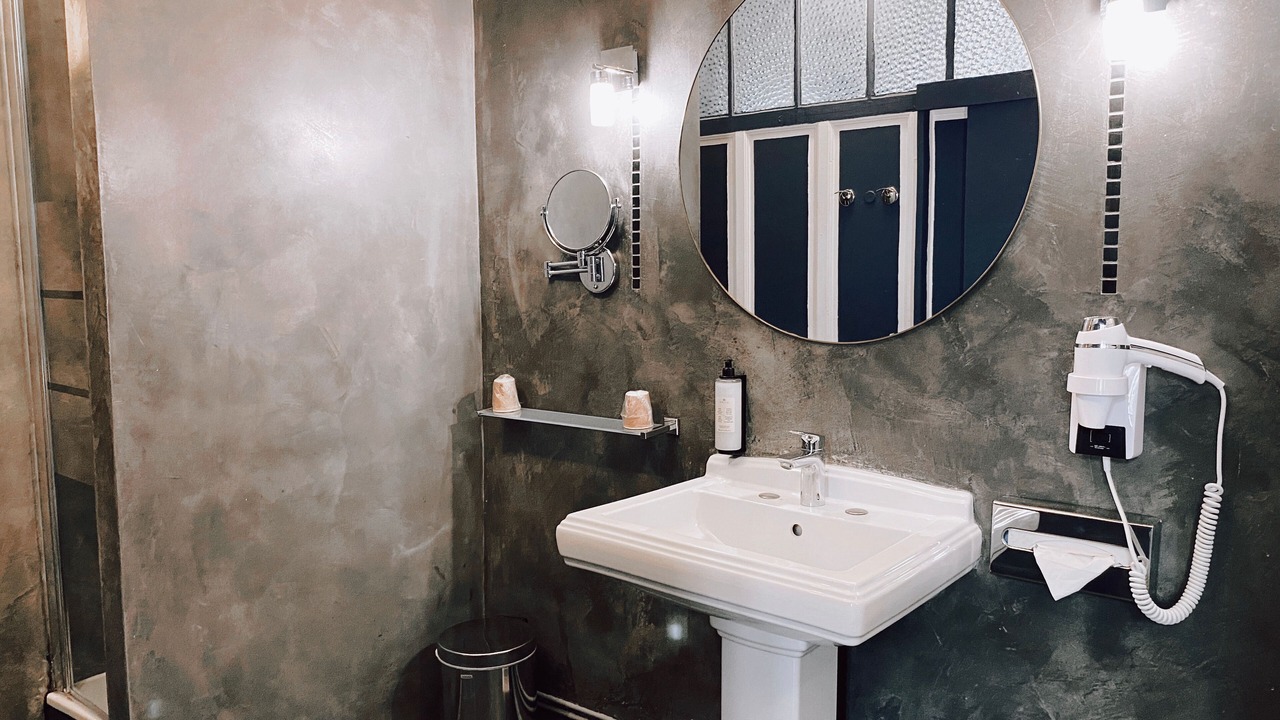 Photo of Bathroom in Nimes City Centre
