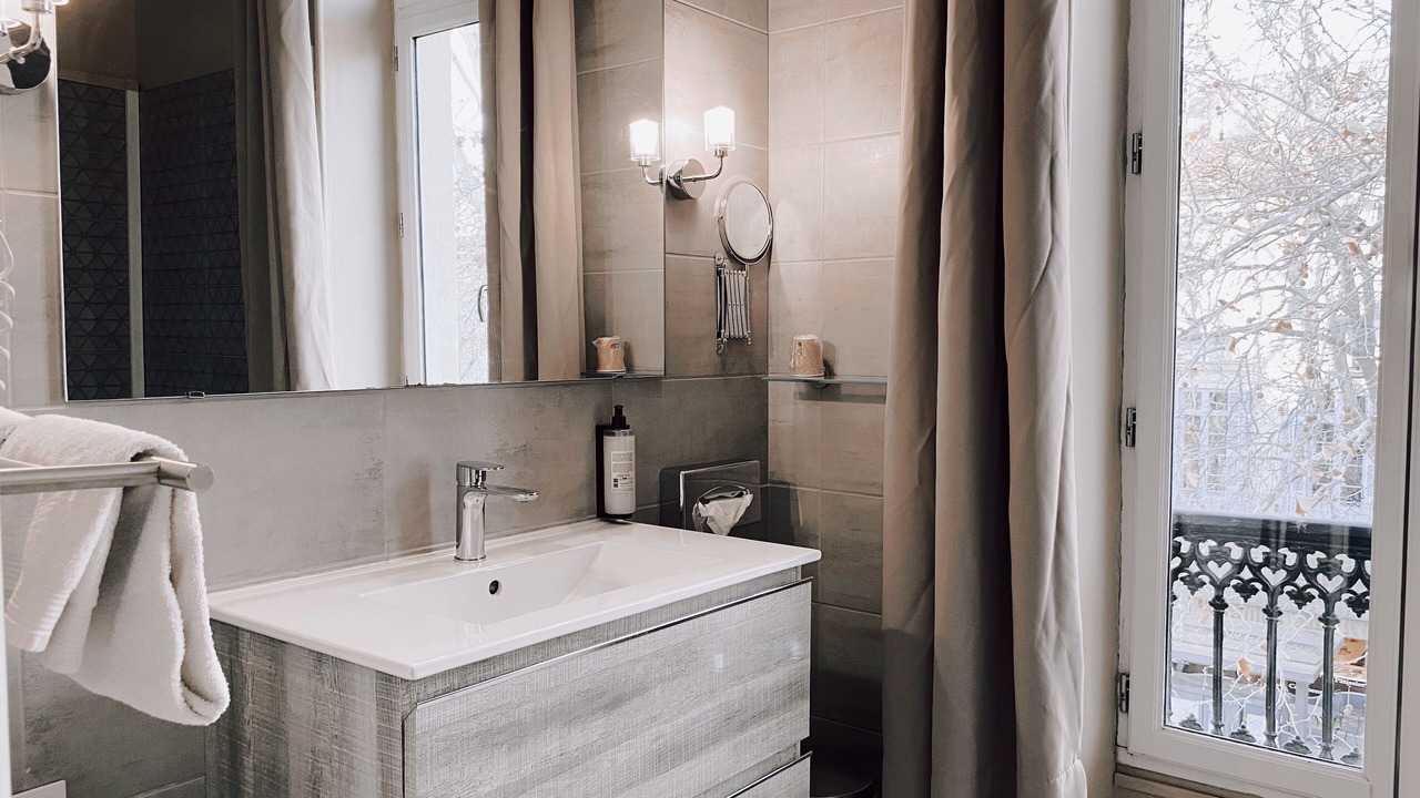 Photo of Bathroom in Nimes City Centre