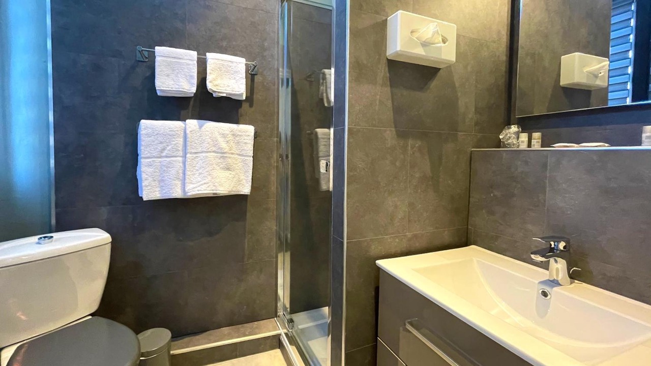Photo of Bathroom in Nimes City Centre
