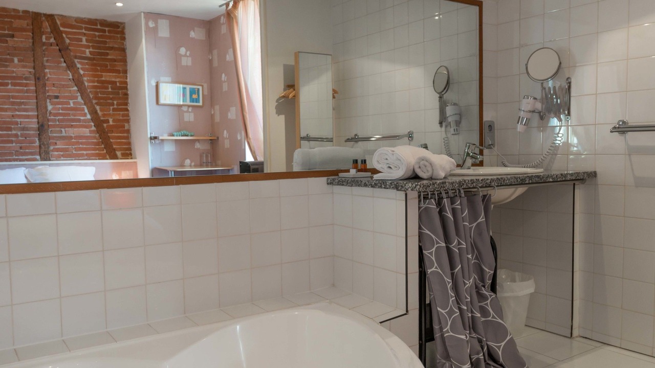 Photo of Bathroom in Castres