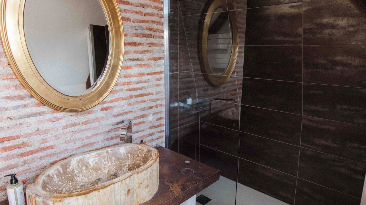 Photo of Bathroom in Downtown Angers