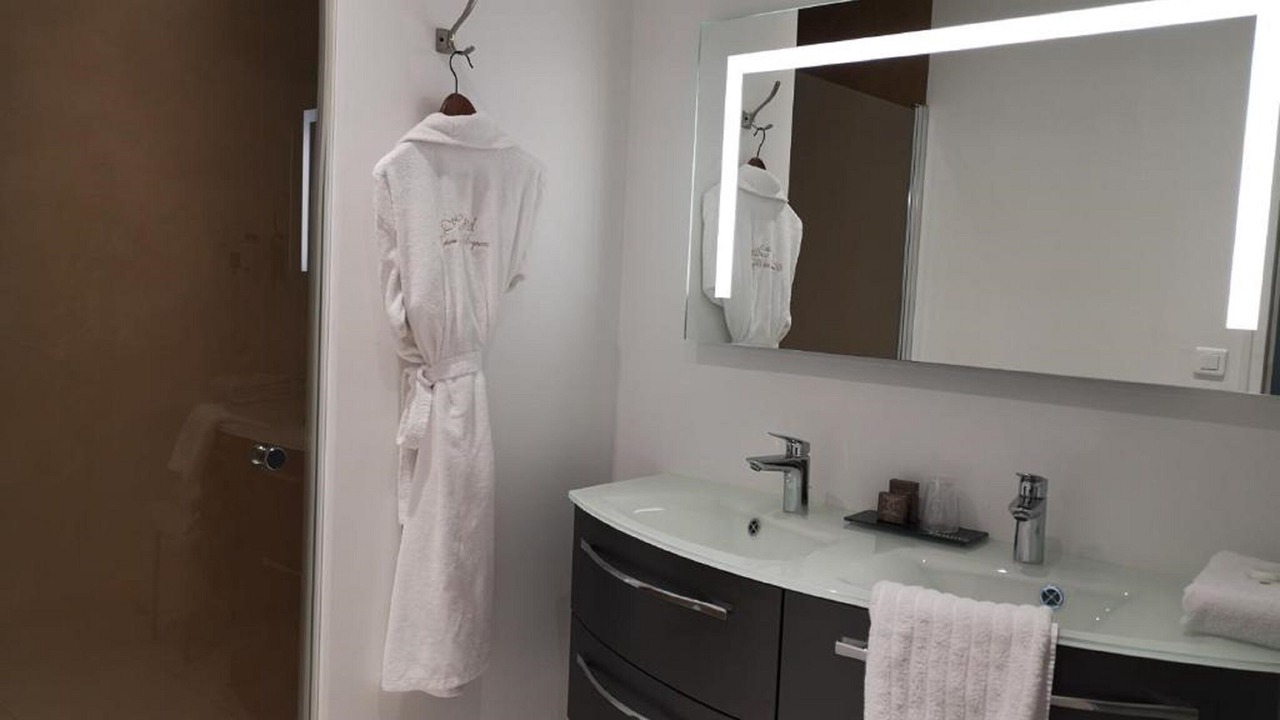 Photo of Bathroom in Laval