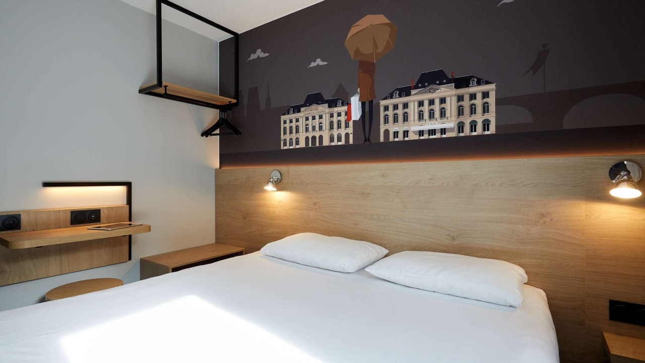 Photo of Bedroom in La Chapelle-Saint-Mesmin