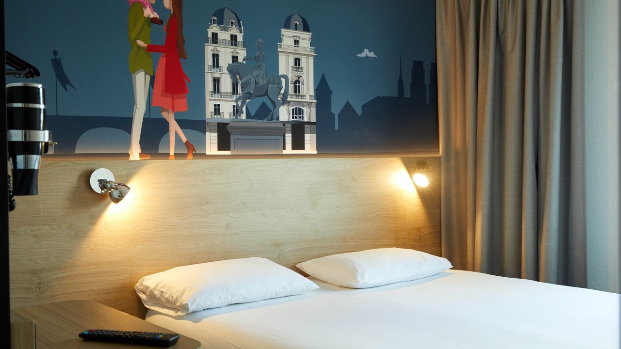 Photo of Bedroom in La Chapelle-Saint-Mesmin