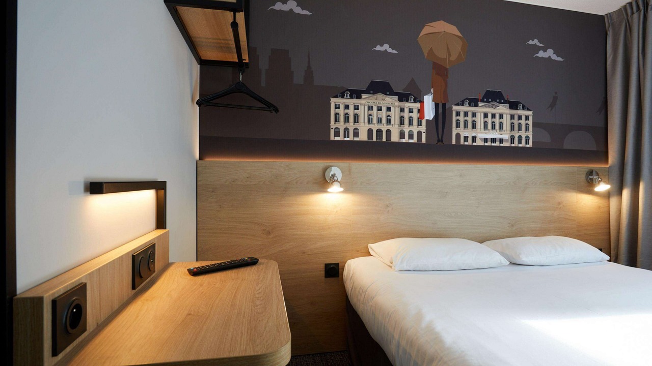 Photo of Bedroom in La Chapelle-Saint-Mesmin