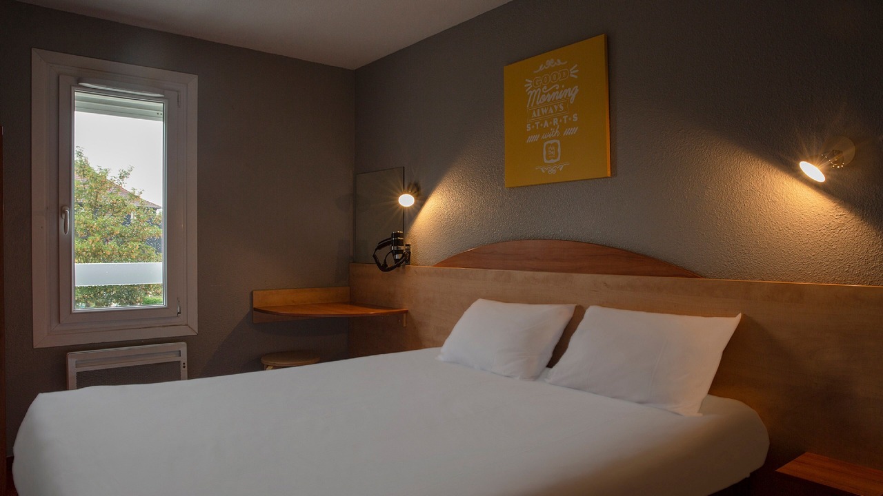 Photo of Bedroom in La Chapelle-Saint-Mesmin