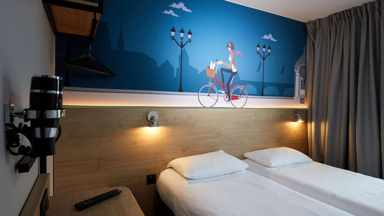 Photo of Bedroom in La Chapelle-Saint-Mesmin