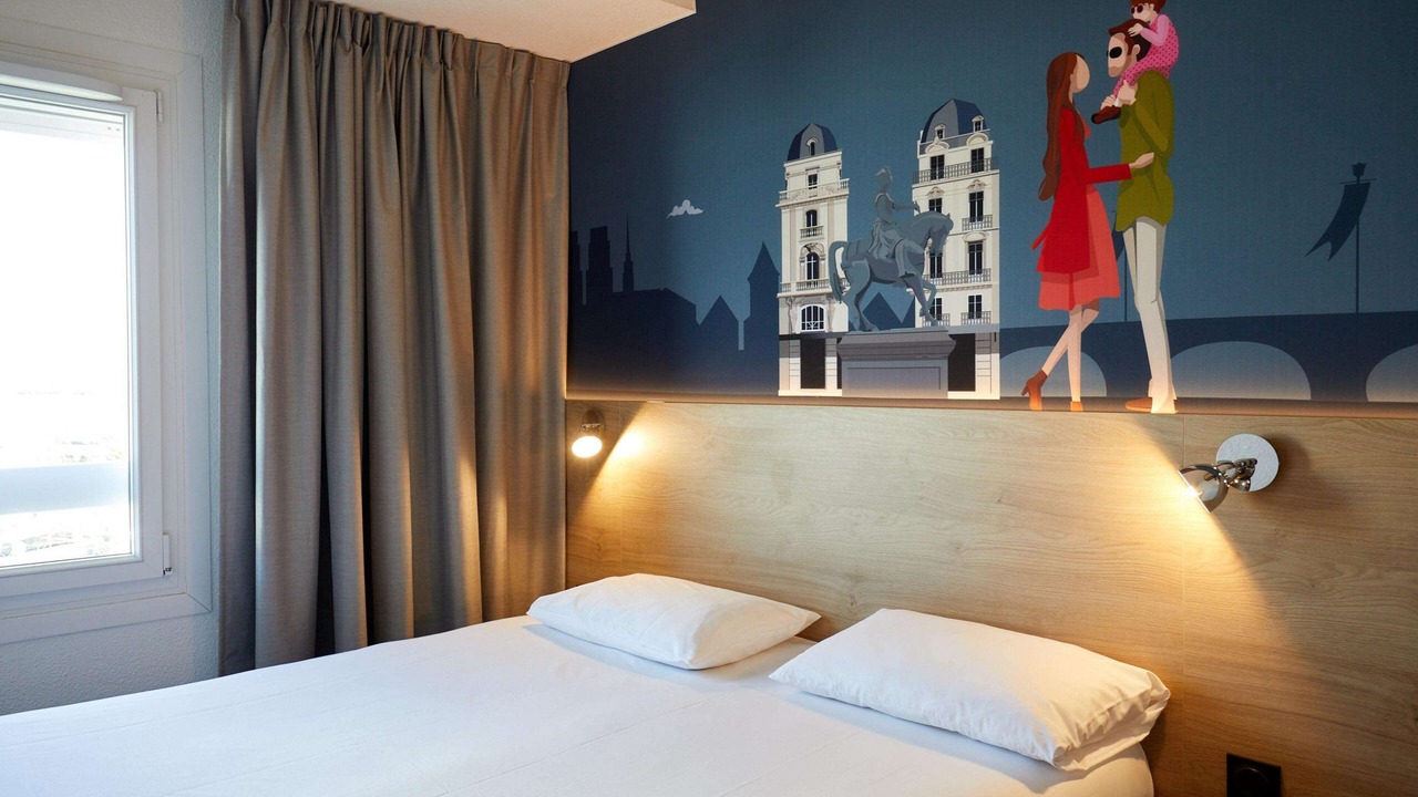 Photo of Bedroom in La Chapelle-Saint-Mesmin
