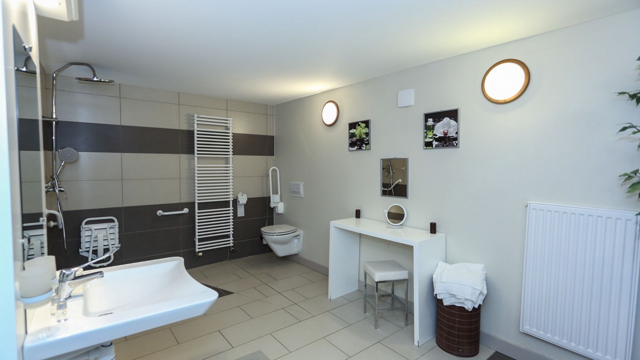 Photo of Bathroom in Quesmy