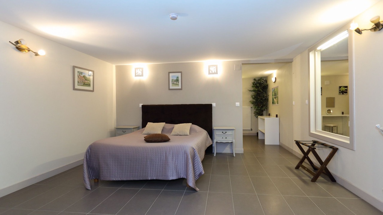 Photo of Others in Quesmy