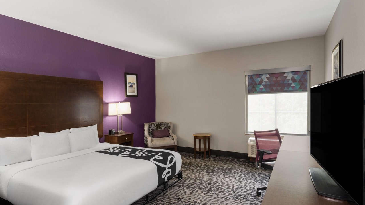 Photo of Bedroom in Broadmoor