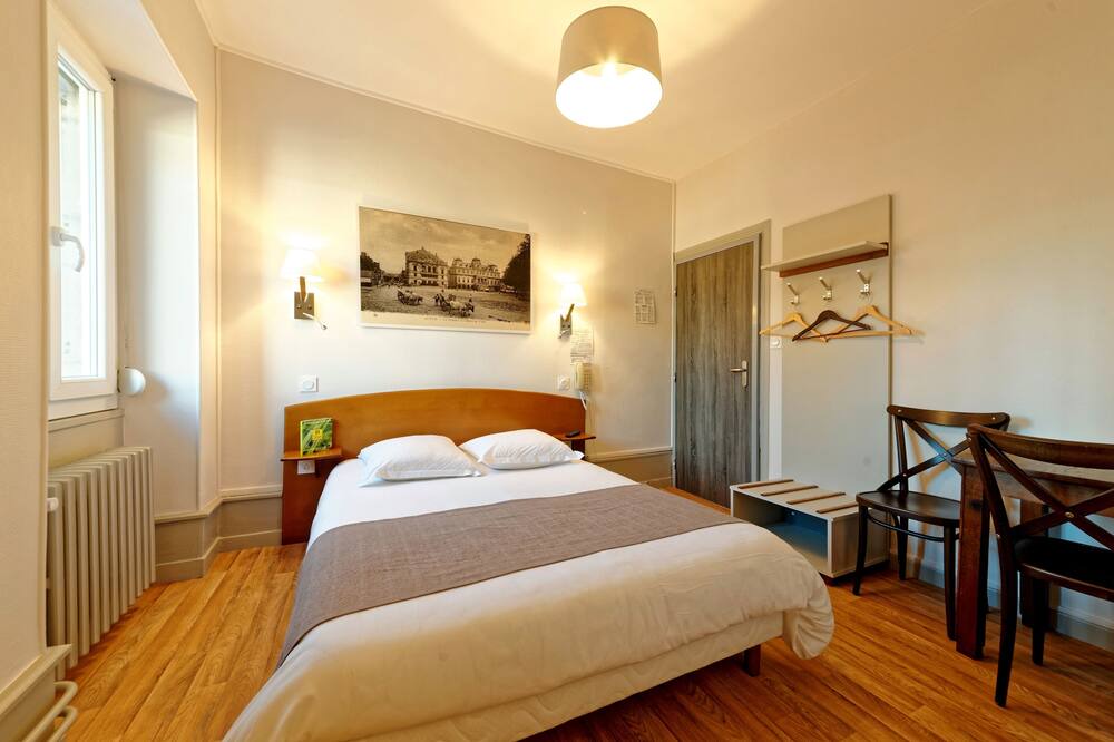 Photo of Bedroom in Autun