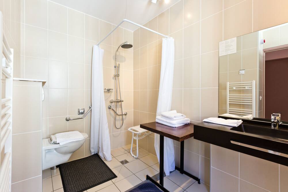 Photo of Bathroom in Mont-Dore