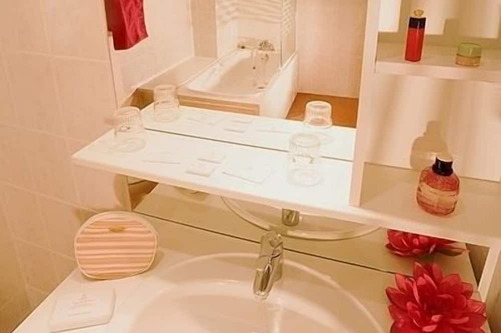 Photo of Bathroom in Mont-Dore