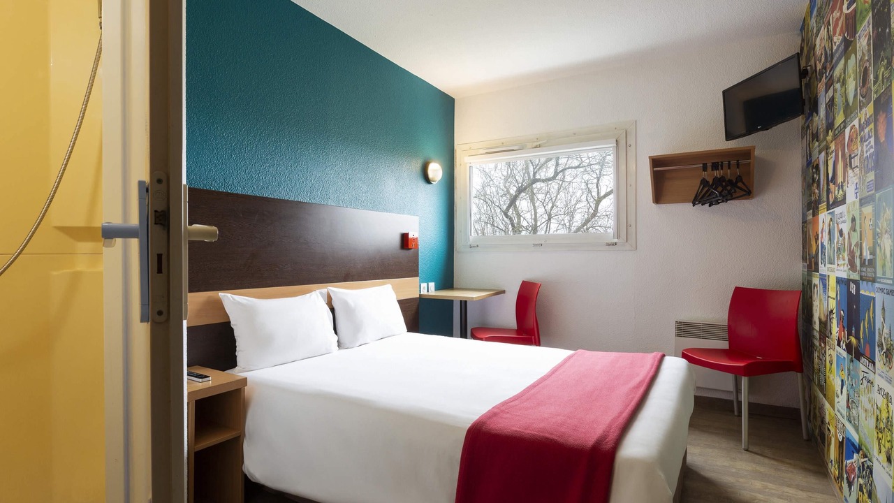 Photo of Bedroom in Nemours