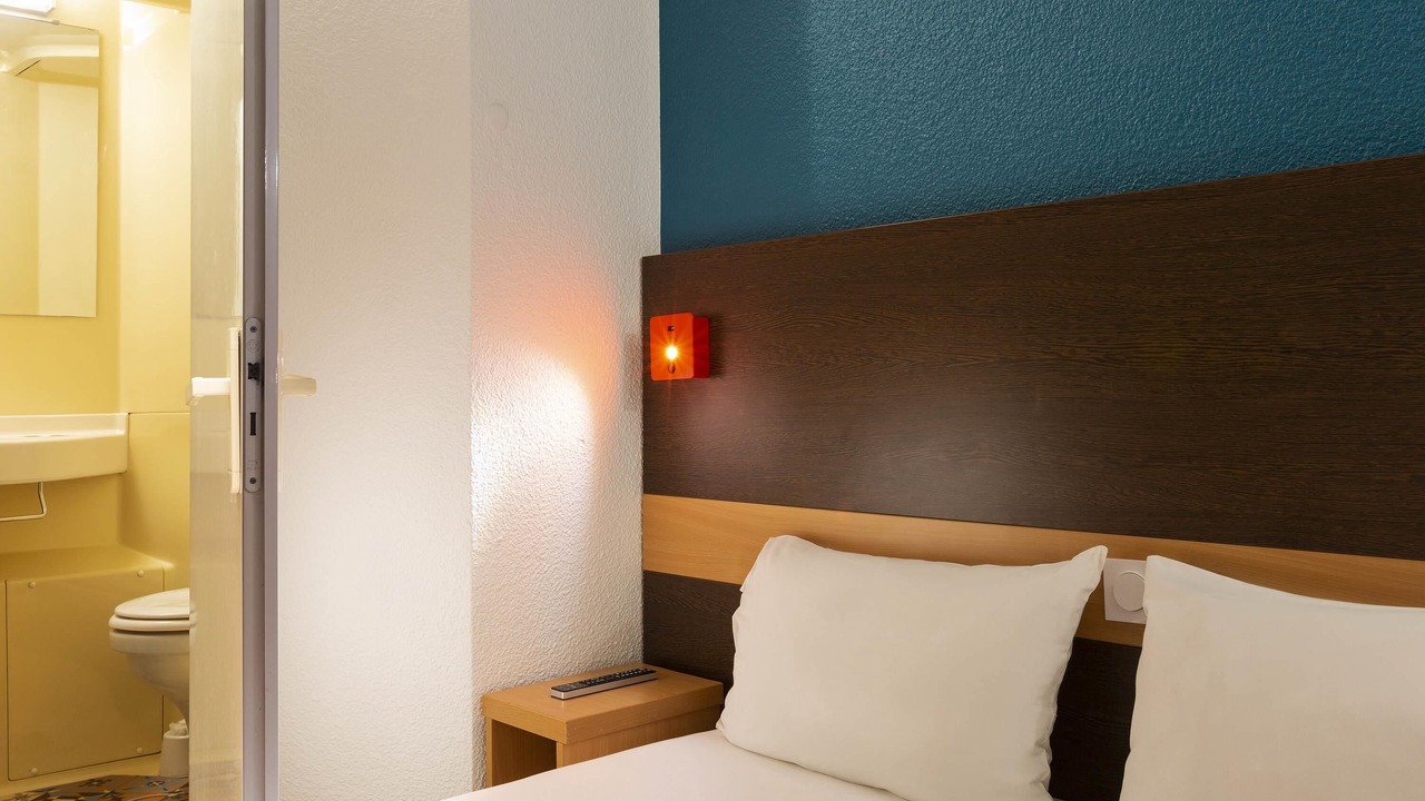 Photo of Bedroom in Nemours