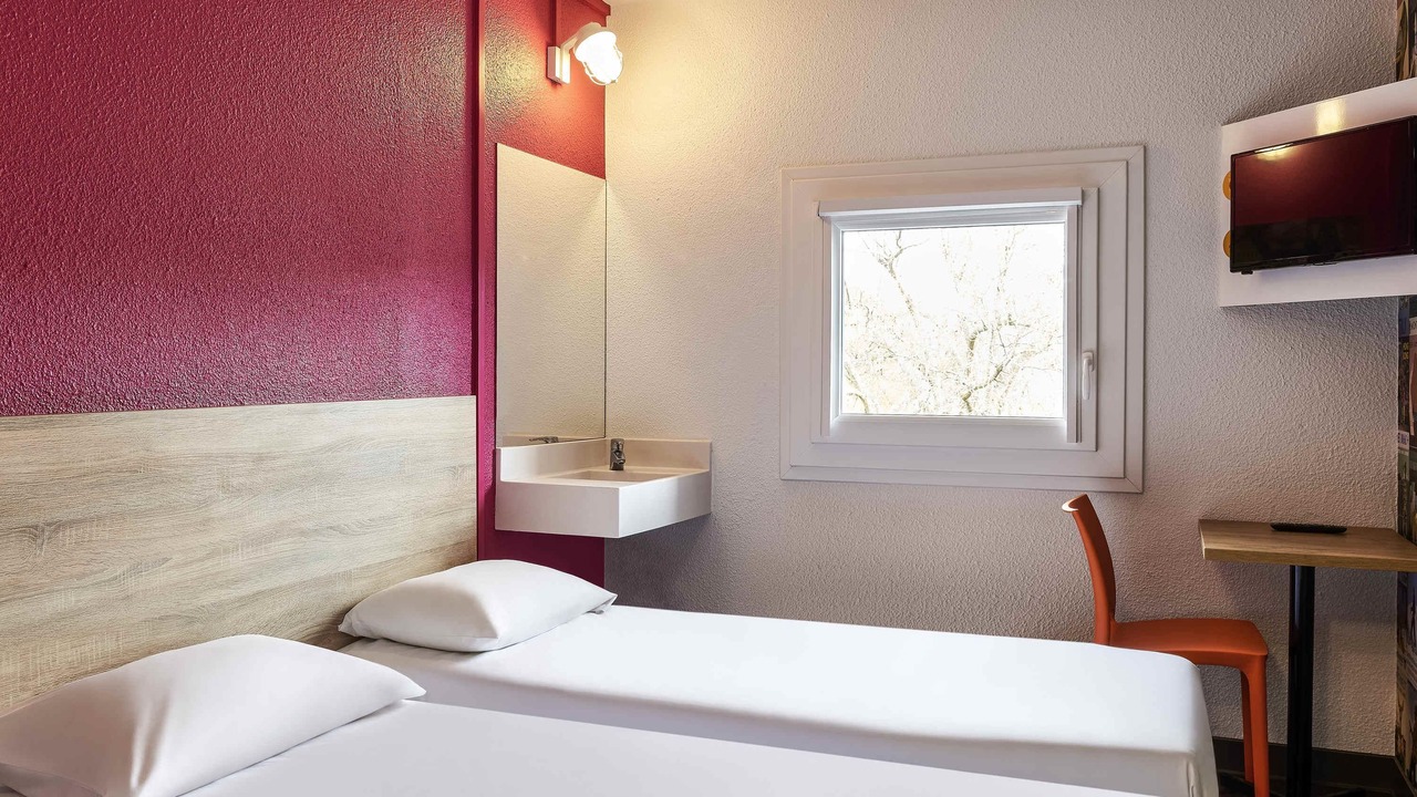 Photo of Bedroom in Nemours