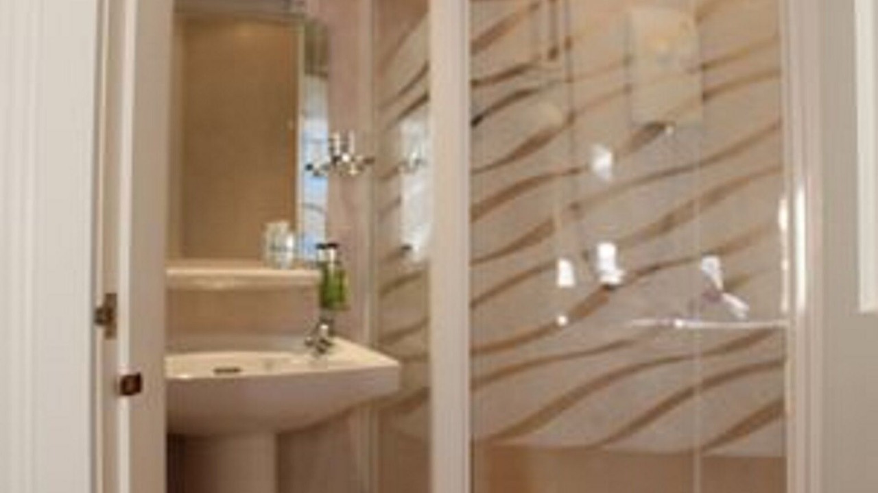 Photo of Others in Newington