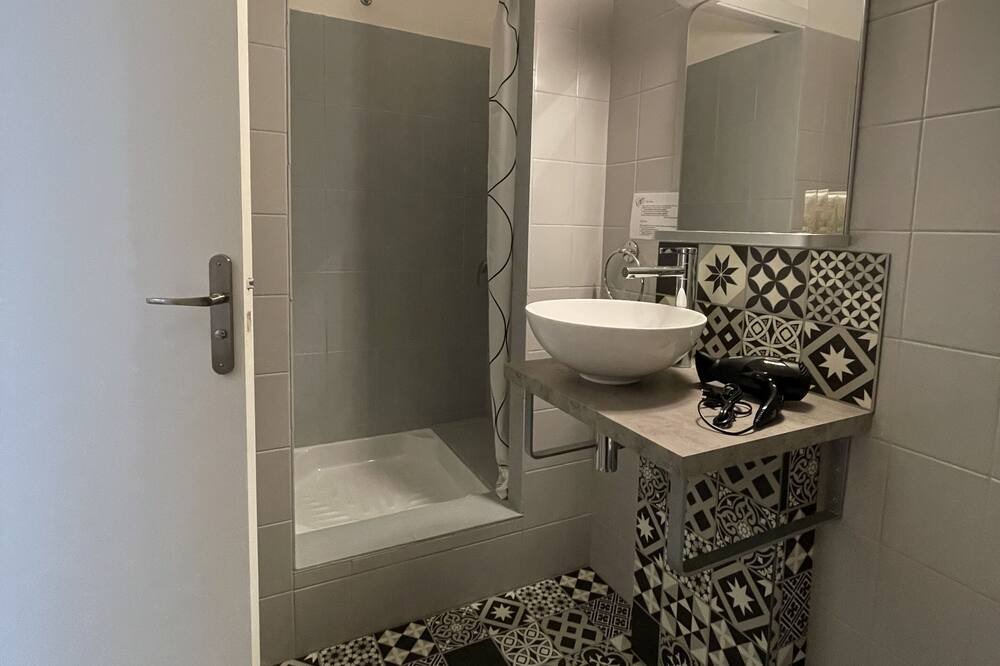 Photo of Bathroom in Alvignac