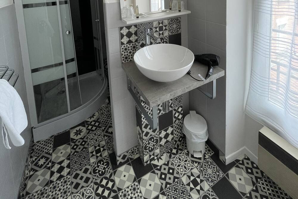 Photo of Bathroom in Alvignac