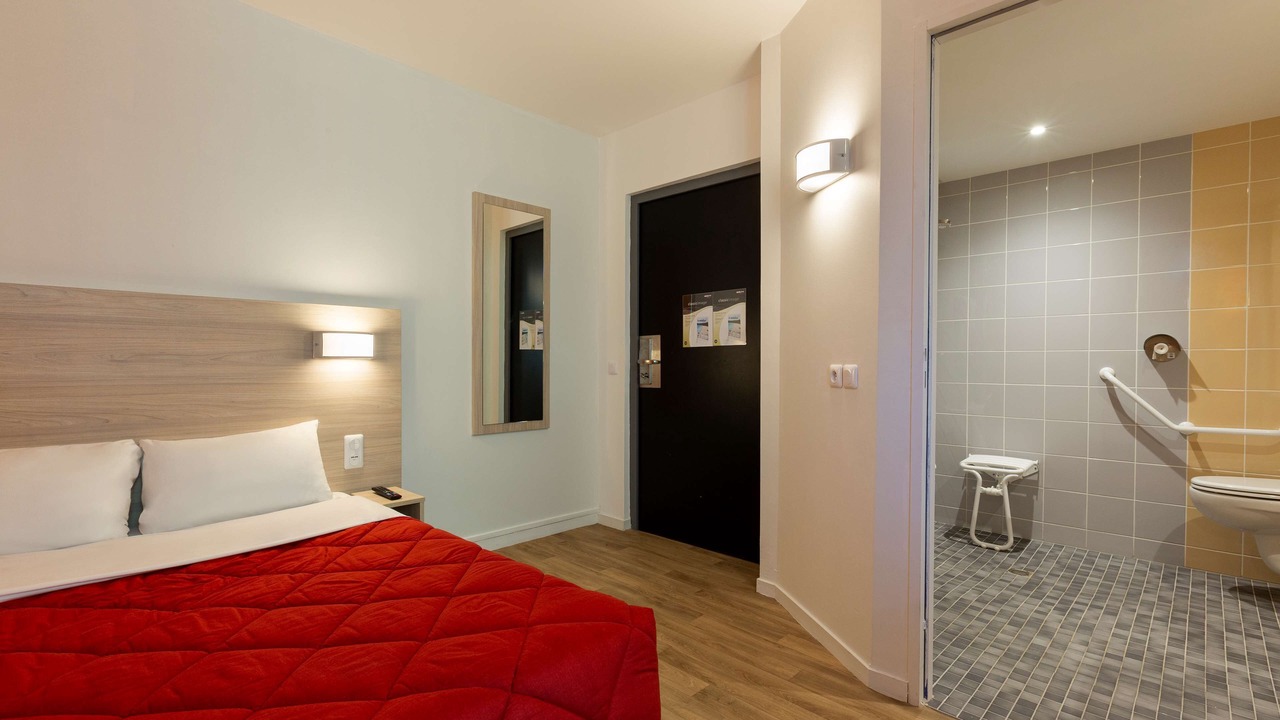 Photo of Bedroom in Saint-Herblain