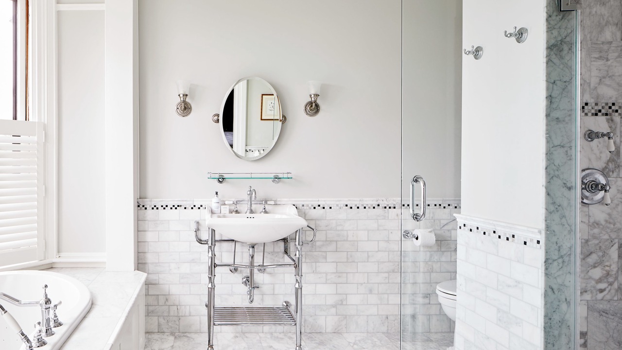 Photo of Bathroom in Cliff Walk