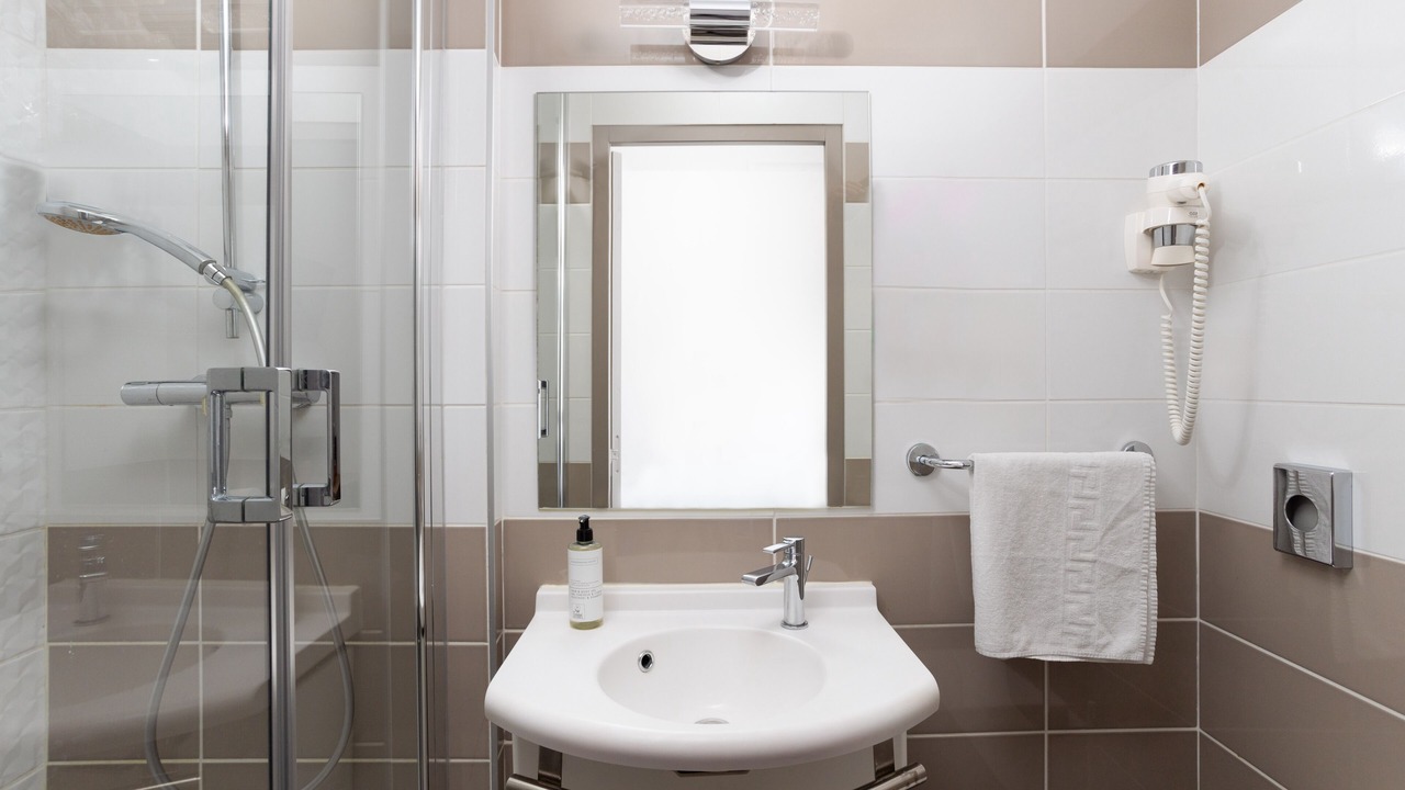 Photo of Bathroom in La Fayette-Eble