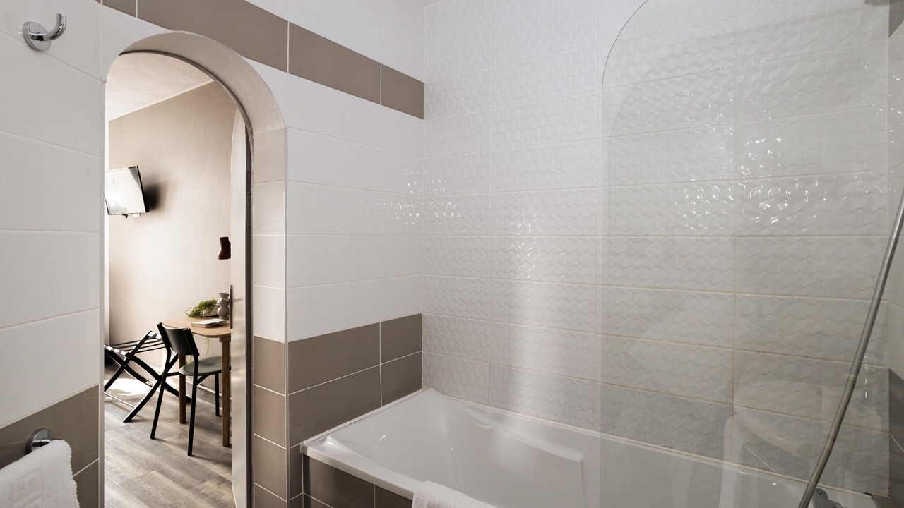 Photo of Bathroom in La Fayette-Eble